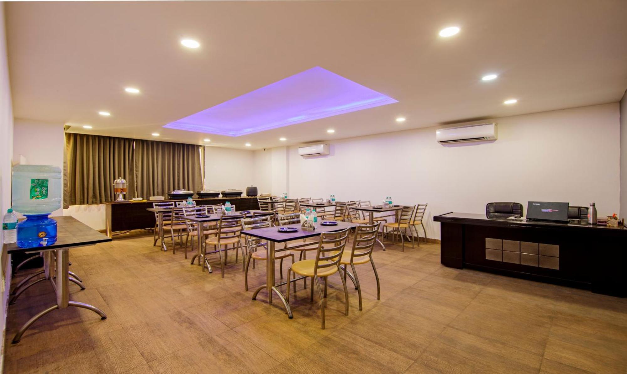 Treebo Noida Express Otel Dış mekan fotoğraf